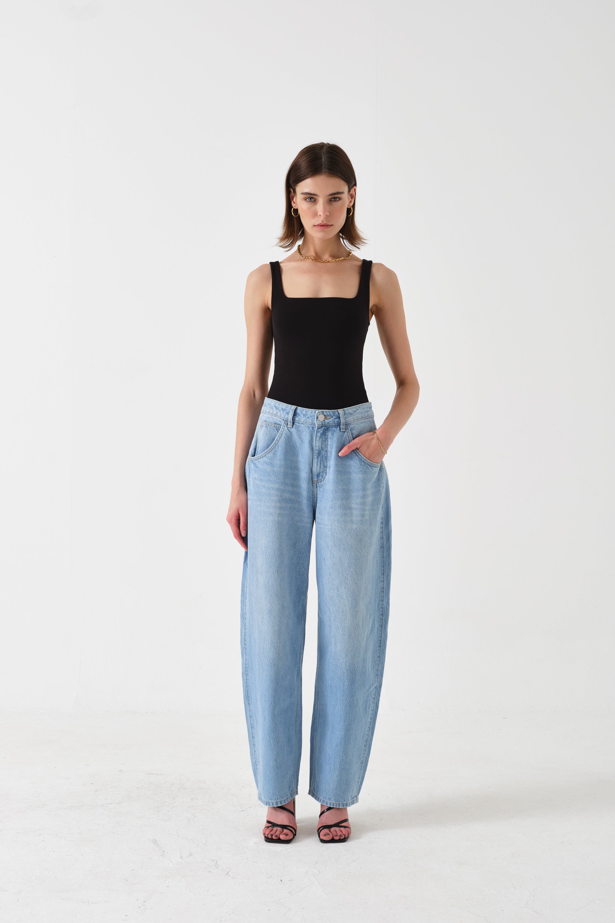 Bo Barrel Leg Jean in Sunbleached