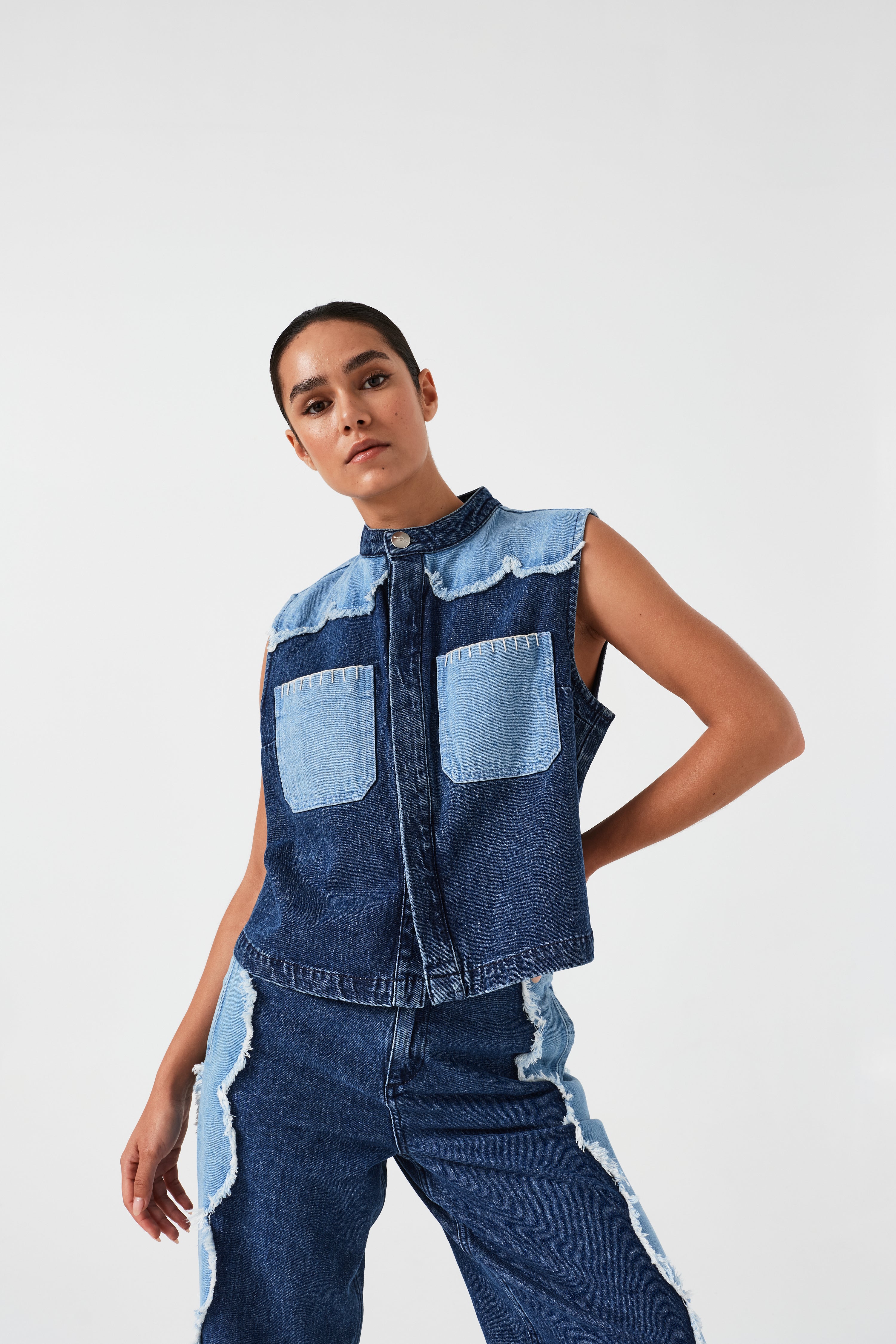 Ari Denim Vest in Dark Vintage Scallop