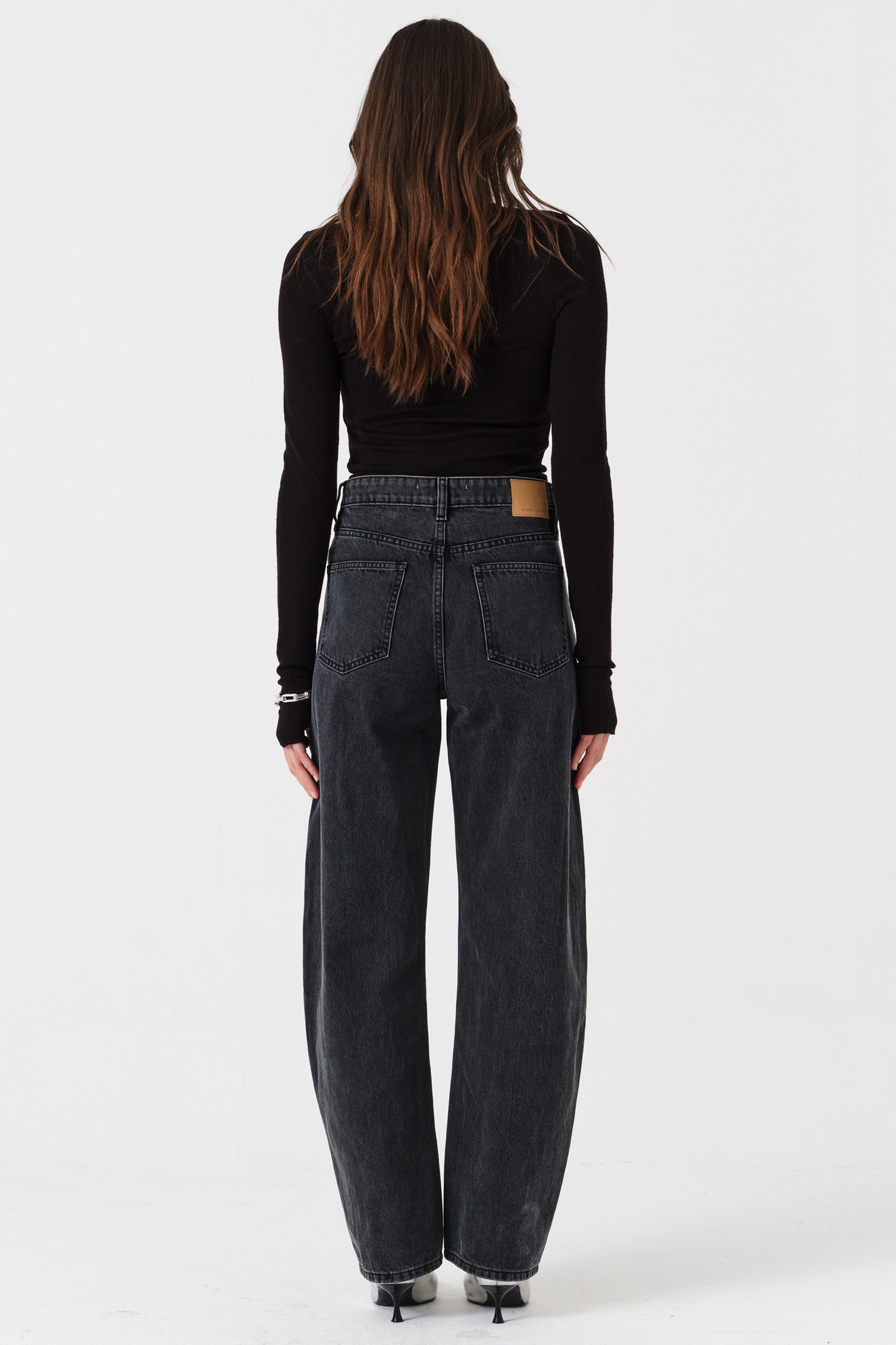 Nina Barrel Leg Jean in Raven