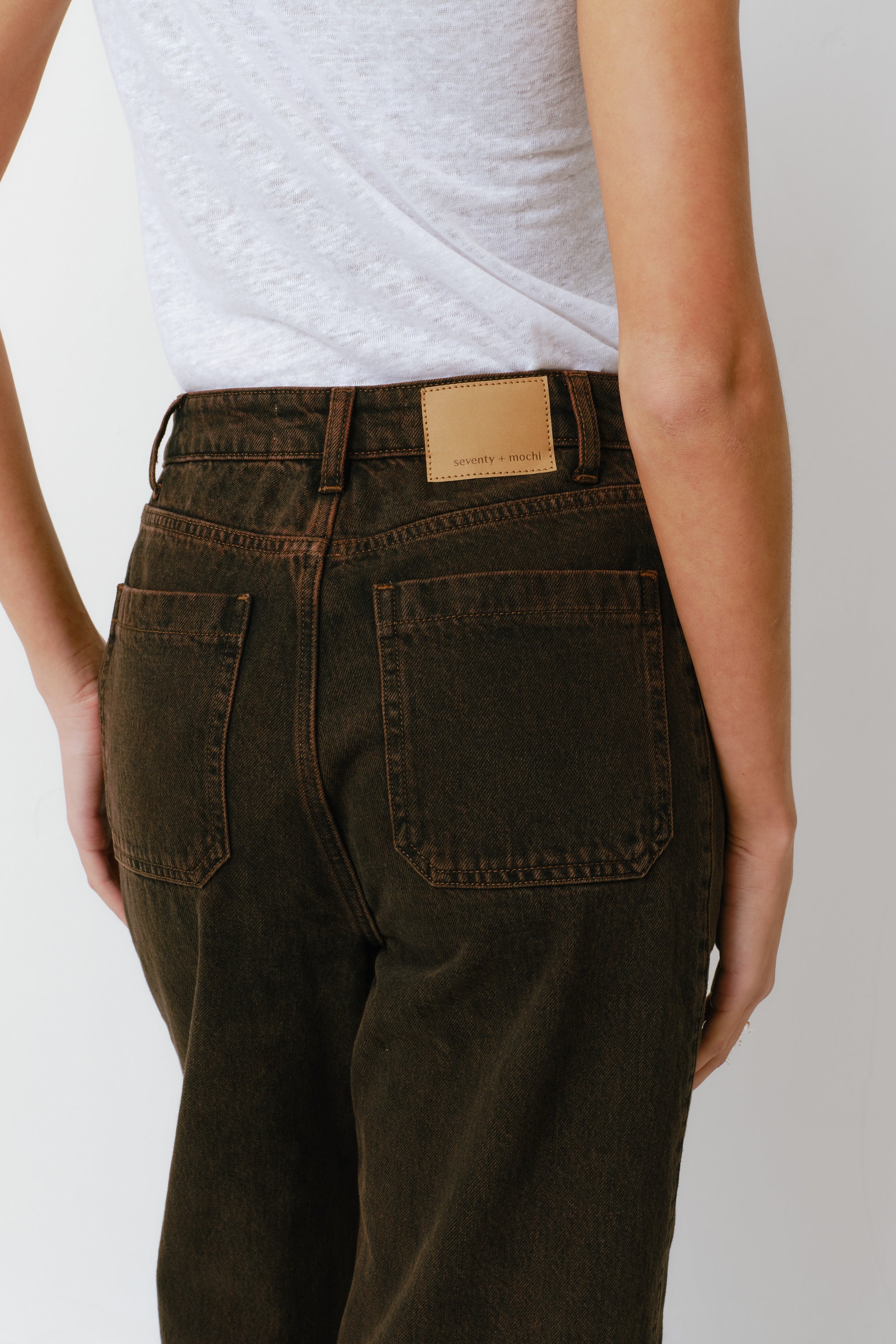 Bo Barrel Leg Jean in Cacao