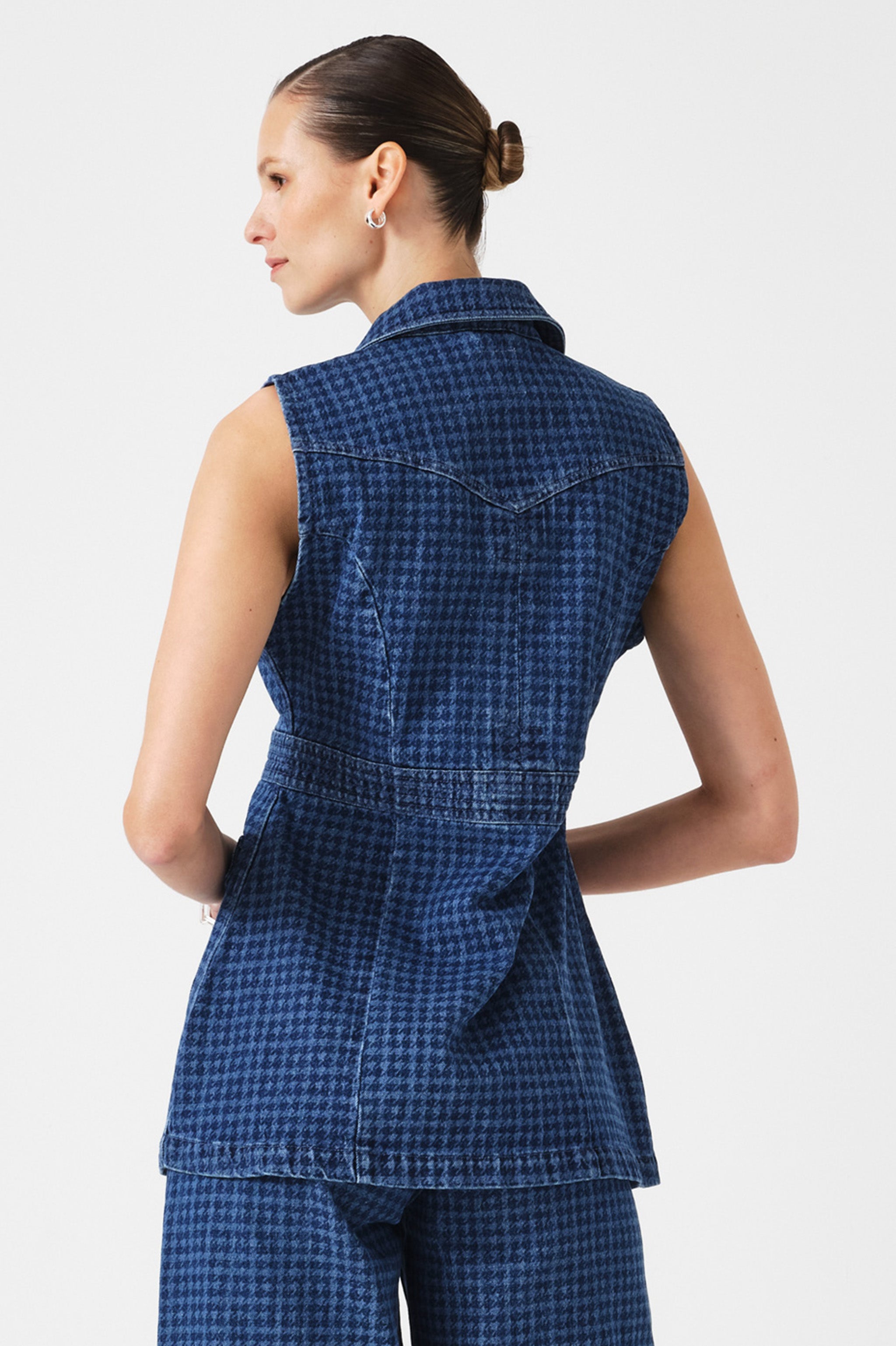 Ani Vest in Houndstooth Idaho