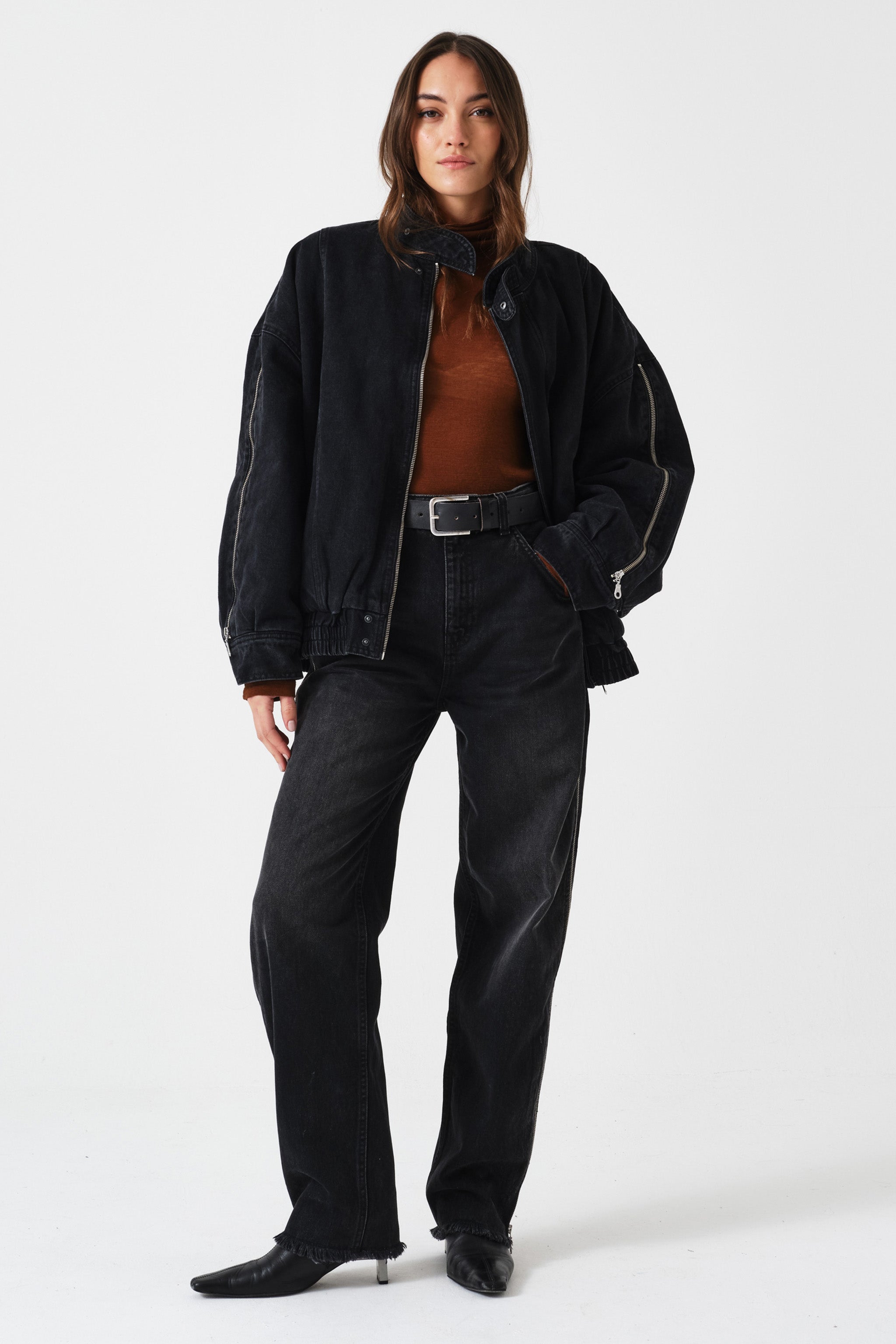 Bo Barrel Leg Zip Jean in Fairbanks