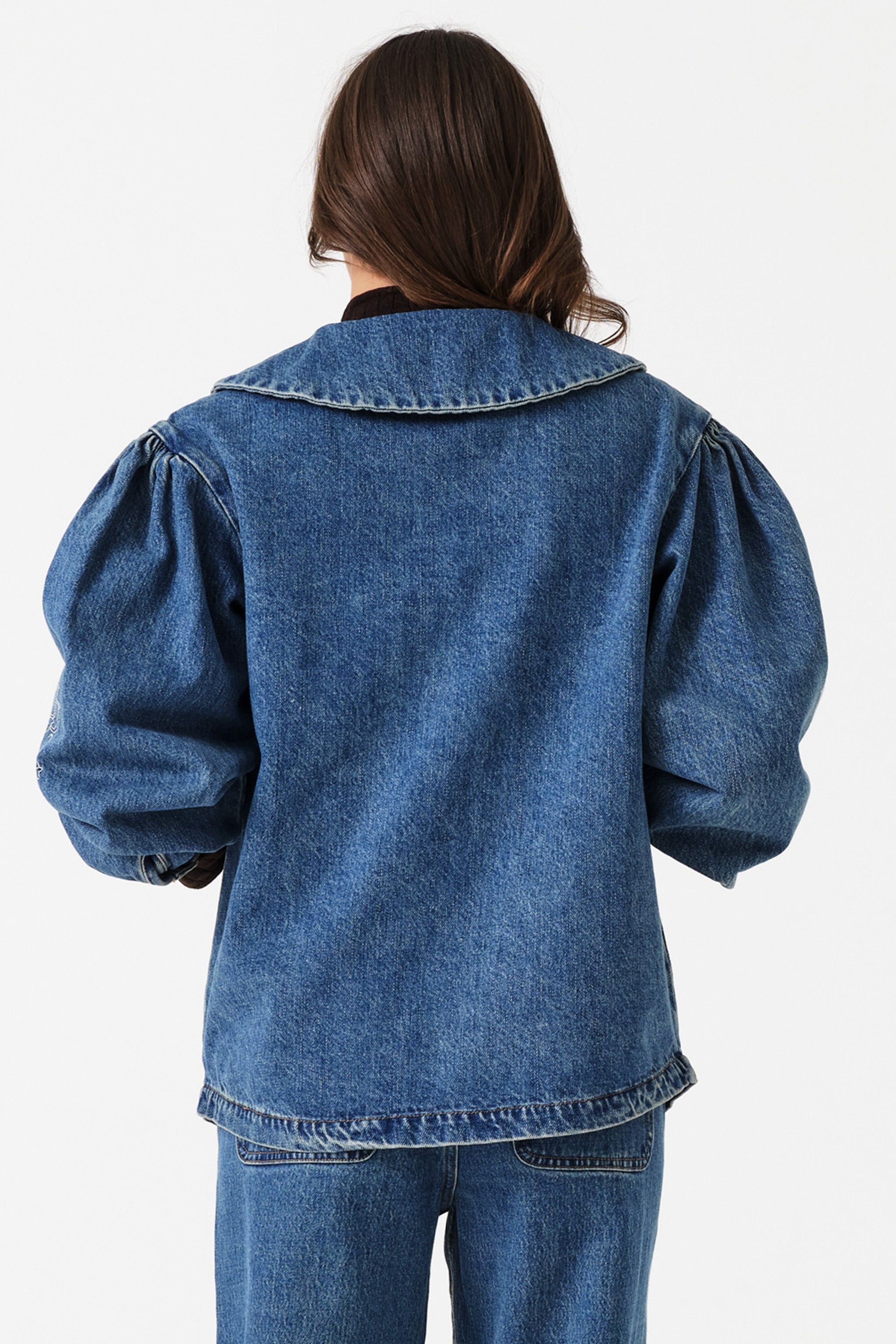 Neve Flower-Embroidered Denim Jacket in Pasadena