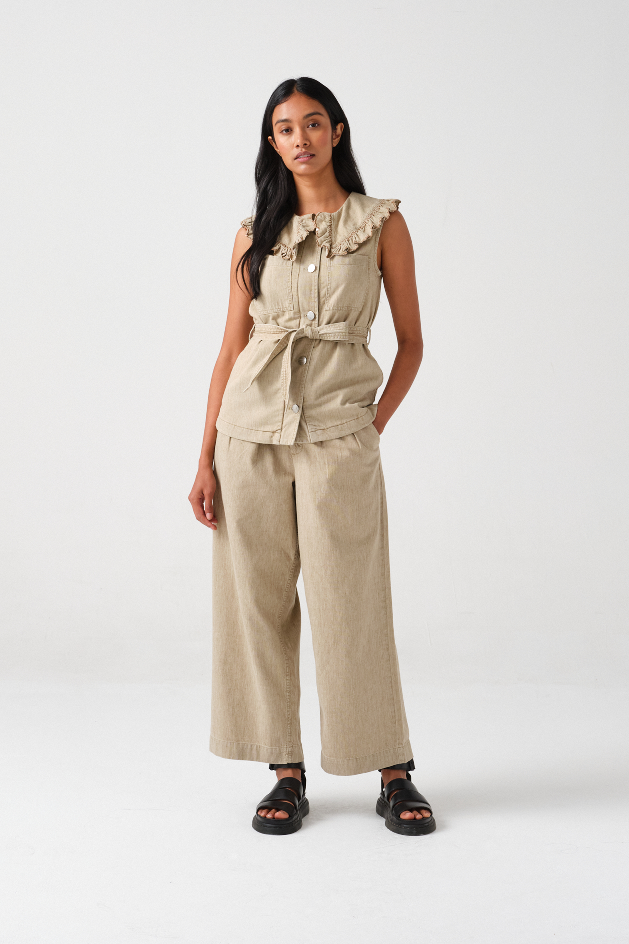 Penelope Pant in Sand Linen