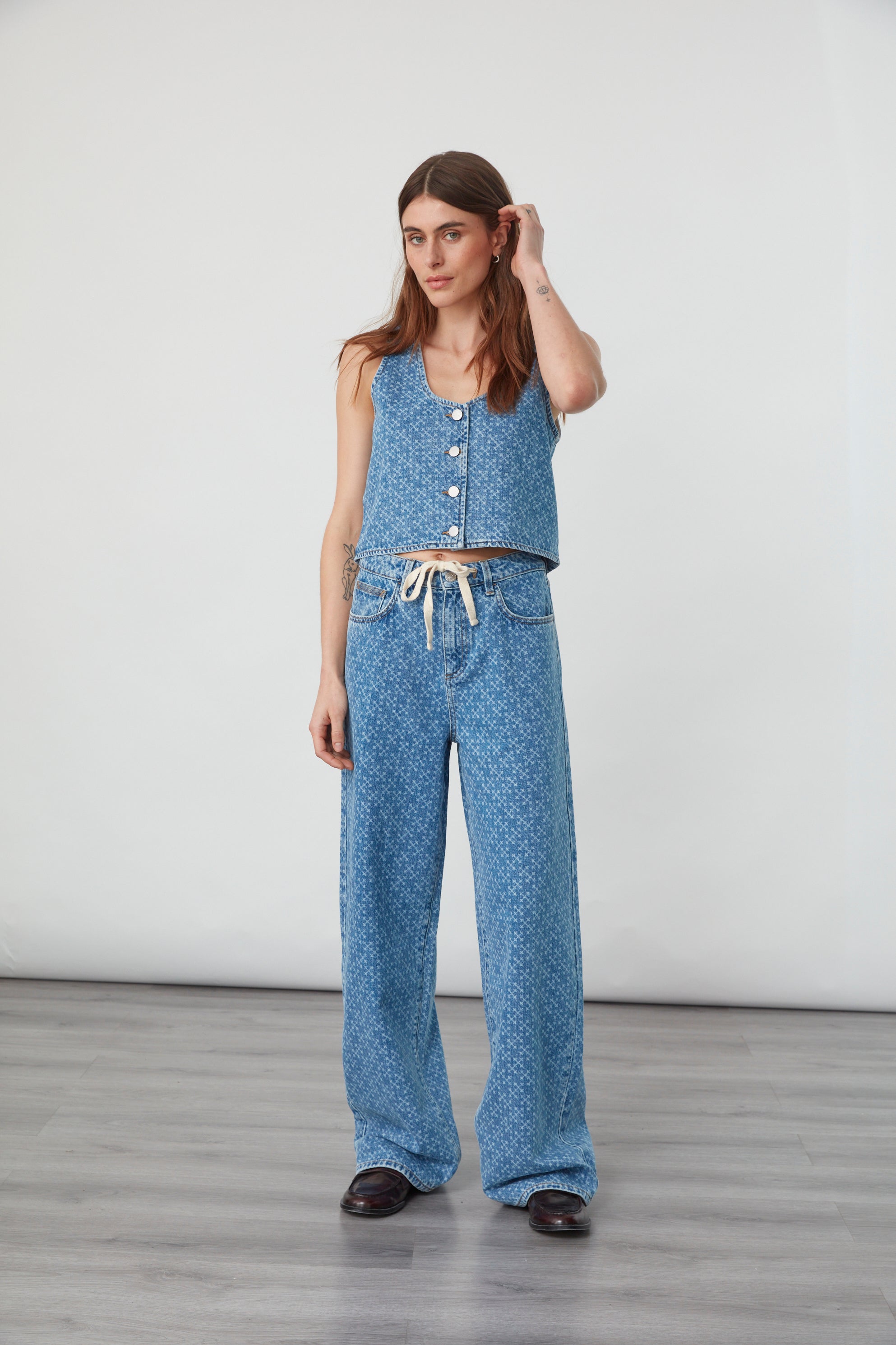 Kane Cropped Vest In Laser Malibu