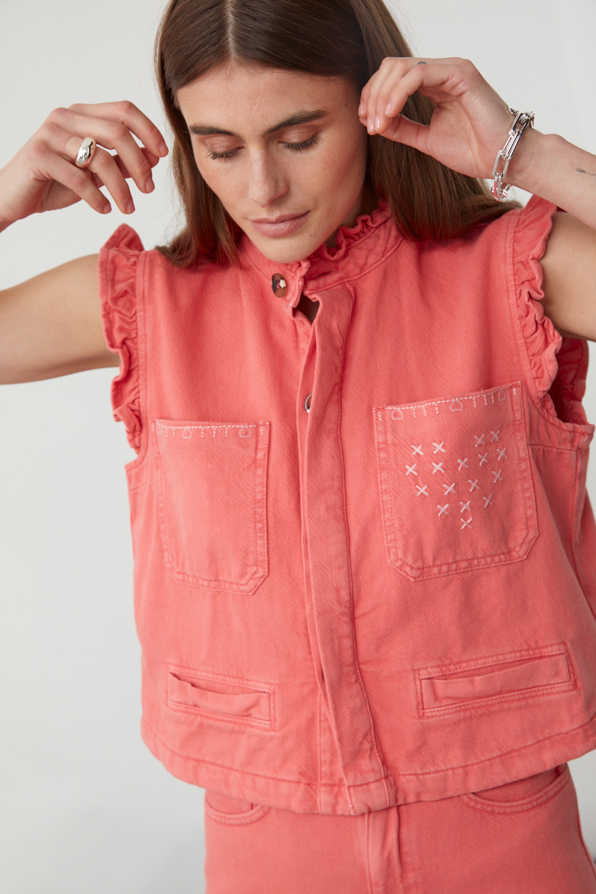 Dear Pablo Vest in Mineral Red