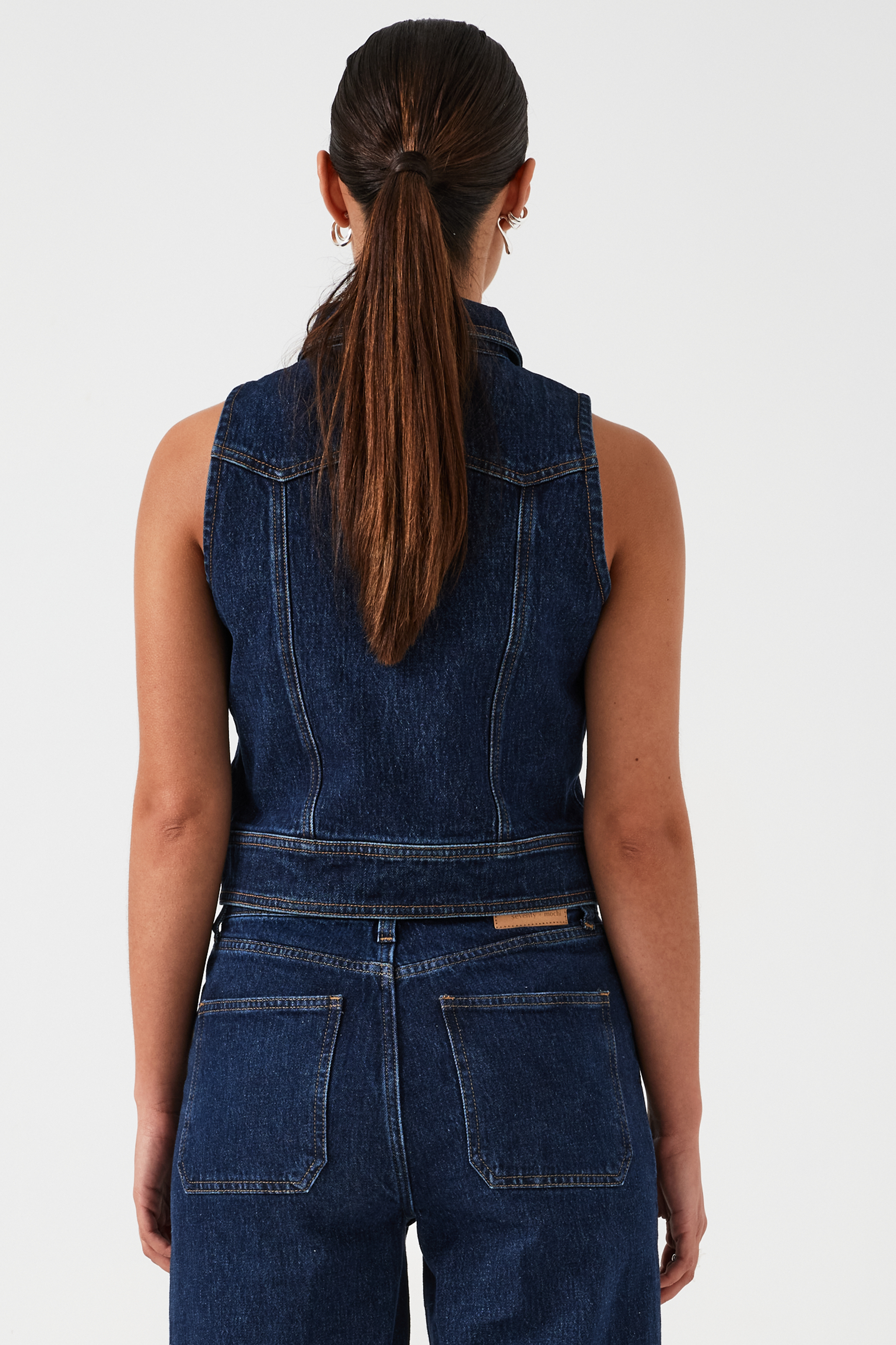 Cali Cropped Sleeveless Jacket in Dark Americana