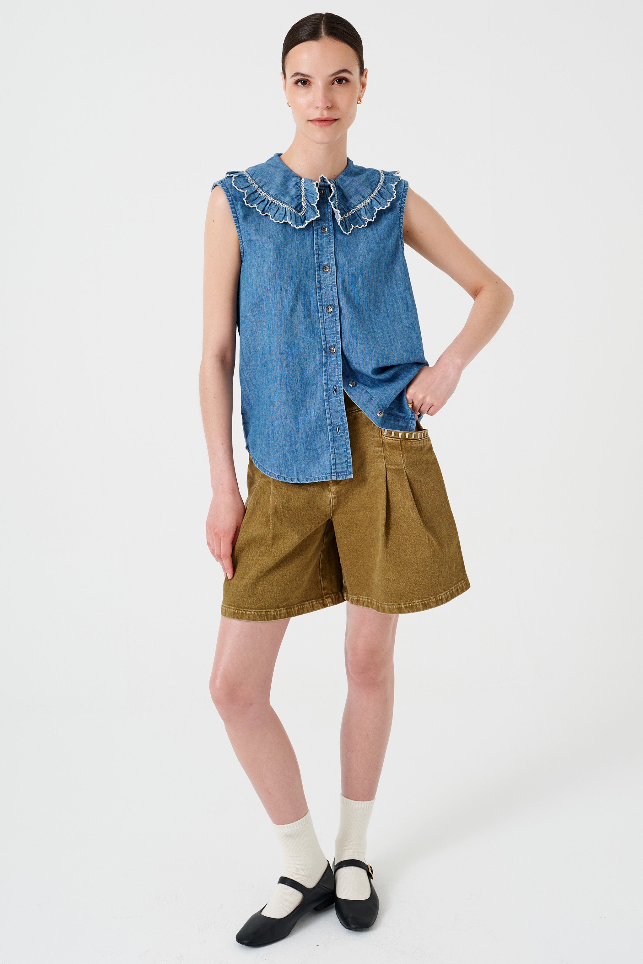 Isabella Short in Olive