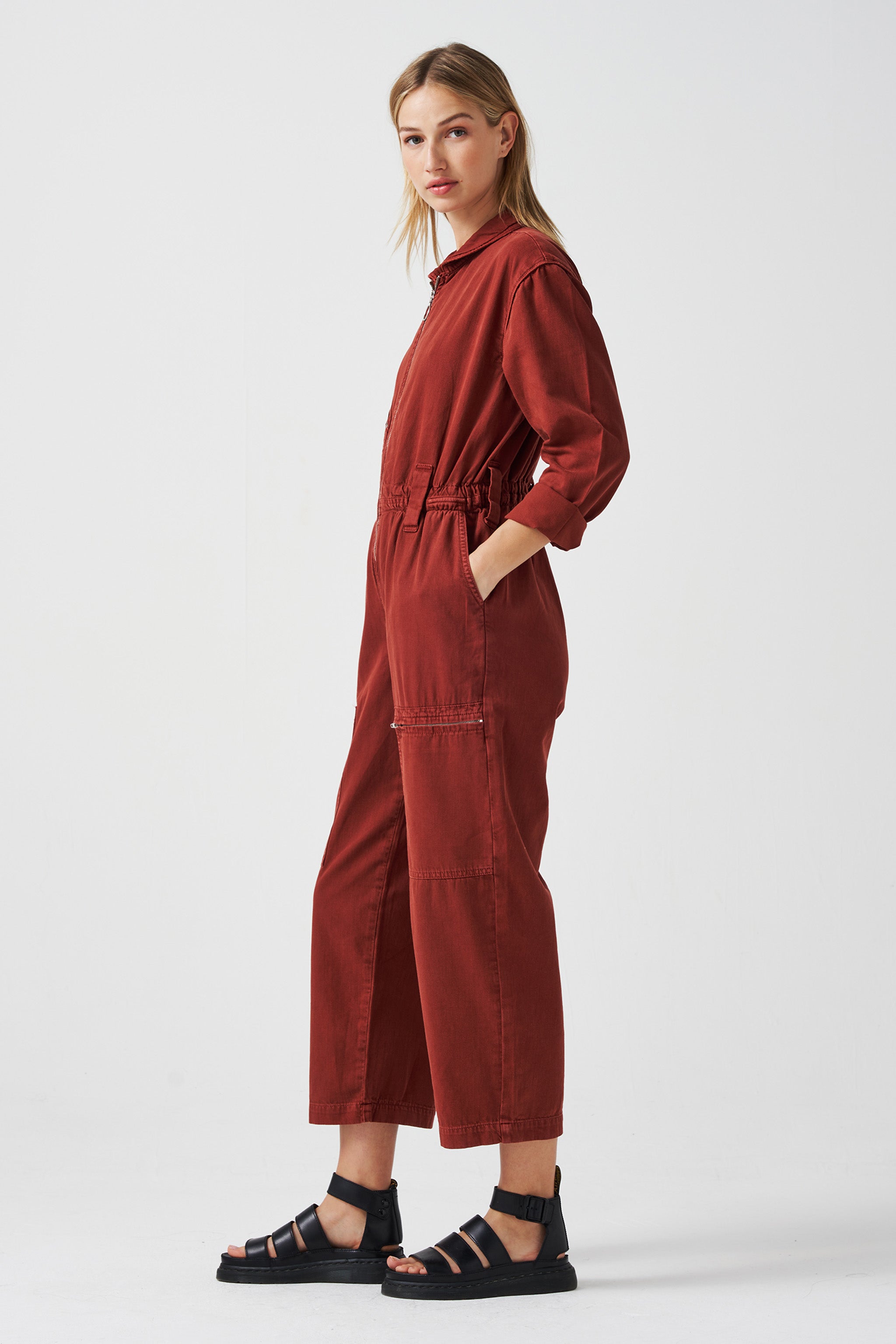Amelia All in One in Dark Rust
