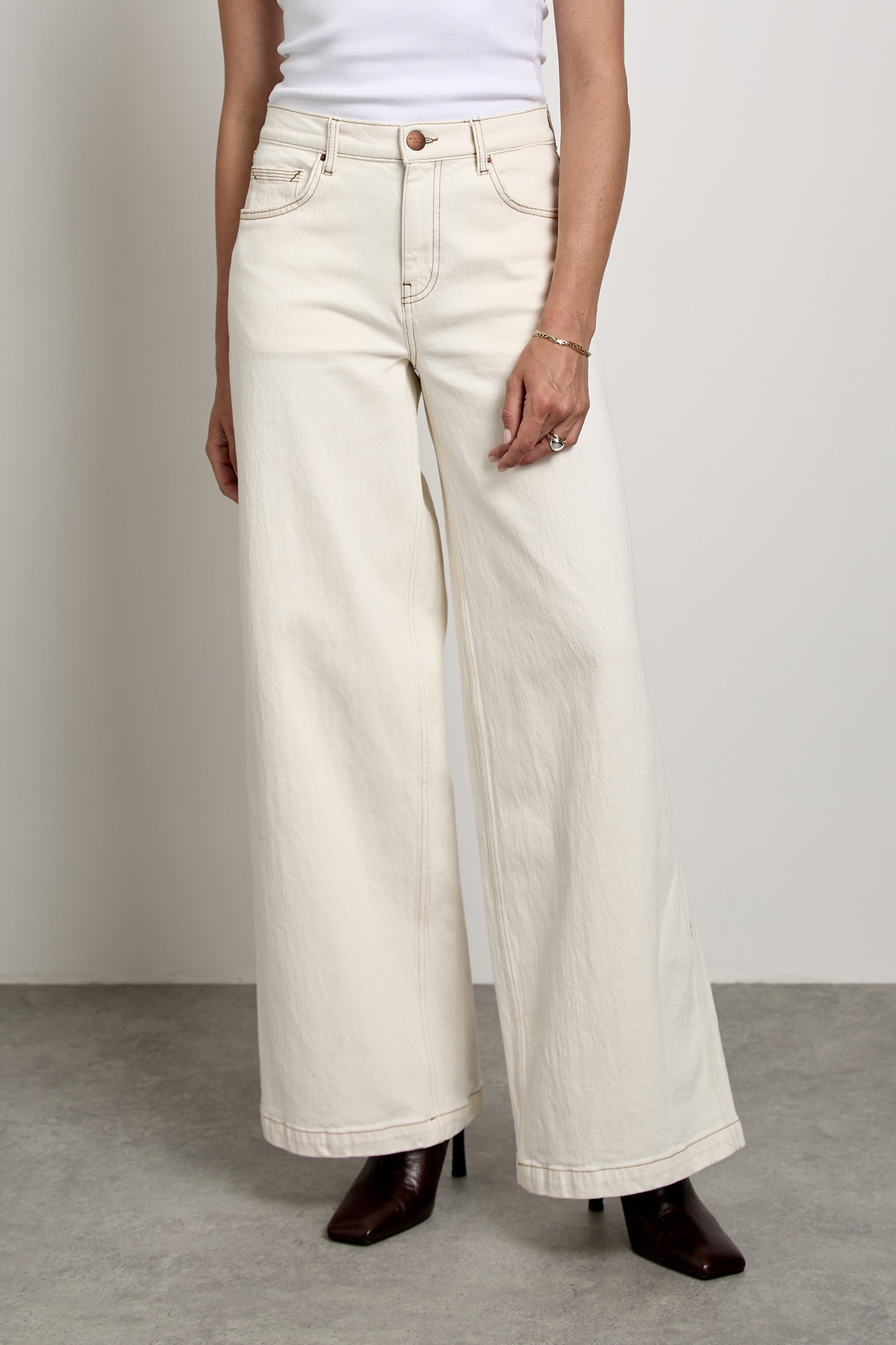 Bay Wide Leg Jean in Ecru